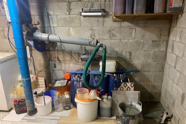 Волинянин на дачі виготовляв амфетамін: заробляв понад 200 тисяч в місяць. ФОТО