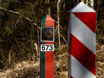 Втік, бо не підтримує країну: білорус, якого затримали біля кордону на Волині, –  цивільний