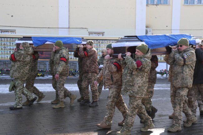 У Луцьку попрощалися з воїнами, які загинули, захищаючи Україну - Петром Берлінцем та Сергієм Терещенком