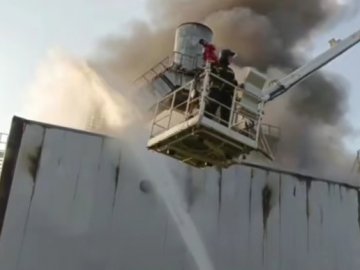 У великому новгороді в росії загорілась ТЕЦ