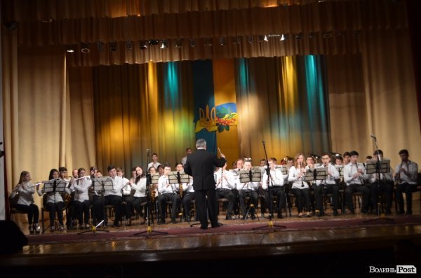 У Луцьку відбулись урочистості з нагоди дня Збройних сил України. ФОТО