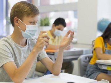 Повідомили, за якої умови навчальні заклади працюватимуть при посиленні карантину