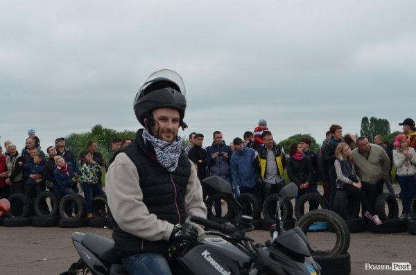 Поблизу Луцька відбулись показові заїзди мотоциклістів. ФОТО