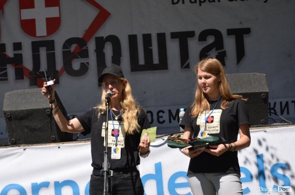 Як уродженка США навчає українських солдат надавати медичну допомогу. ФОТО