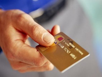 Поради туристам: як користуватися кредитною карткою закордоном?*