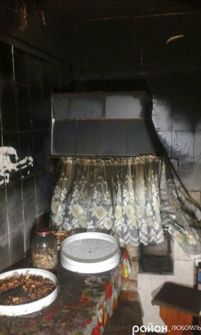 Згоріла техніка і стіни: подробиці пожежі на Волині. ФОТО