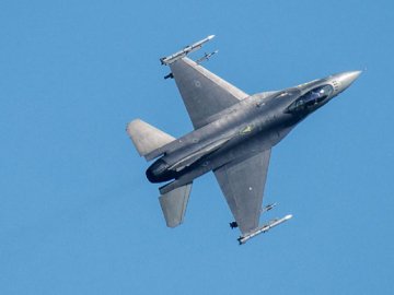 Україні треба значно більше ППО і F-16, − Зеленський