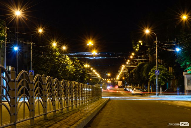 Магія світла: луцький фотограф поділився запохлюючими світлинами нічного міста