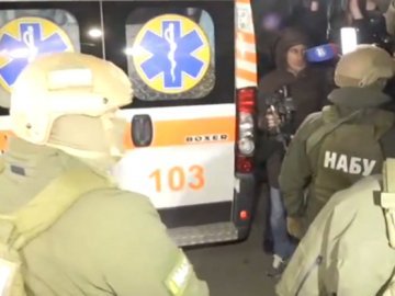 Суд по Насірову: Лікарі проводять обстеження, пресу попросили тимчасово покинути залу суду