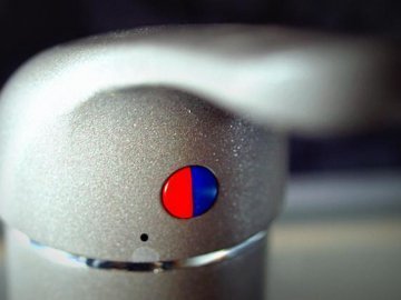 У Луцькраді вимагають гарячу воду з 6-ої ранку 