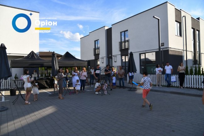 «Цей комплекс – це ми»: як на «Оріоні» знайомилися сусіди. ФОТОРЕПОРТАЖ