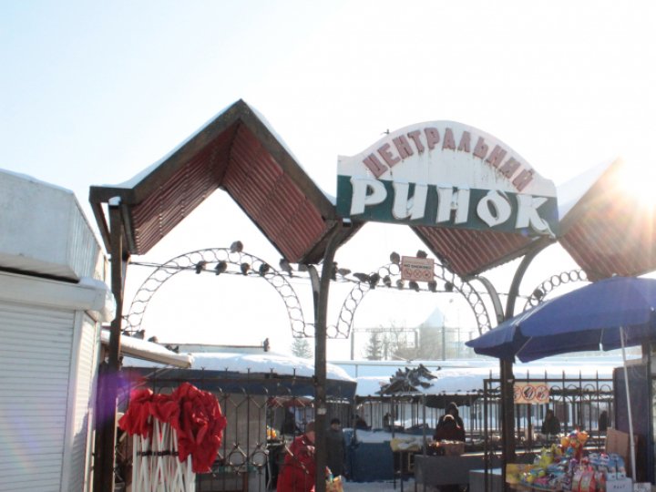 Скільки коштує картопля, морква та інші овочі на ринку у Луцьку