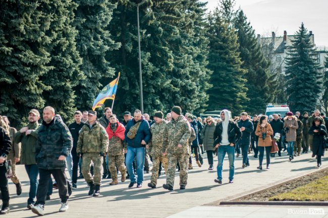 У Луцьку ходою і молитвами вшанували мужність та героїзм добровольців. ФОТО