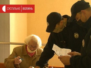 Лучани не можуть розірвати договорів з «Укртелекомом»: у ситуацію втрутилася поліція. ВІДЕО