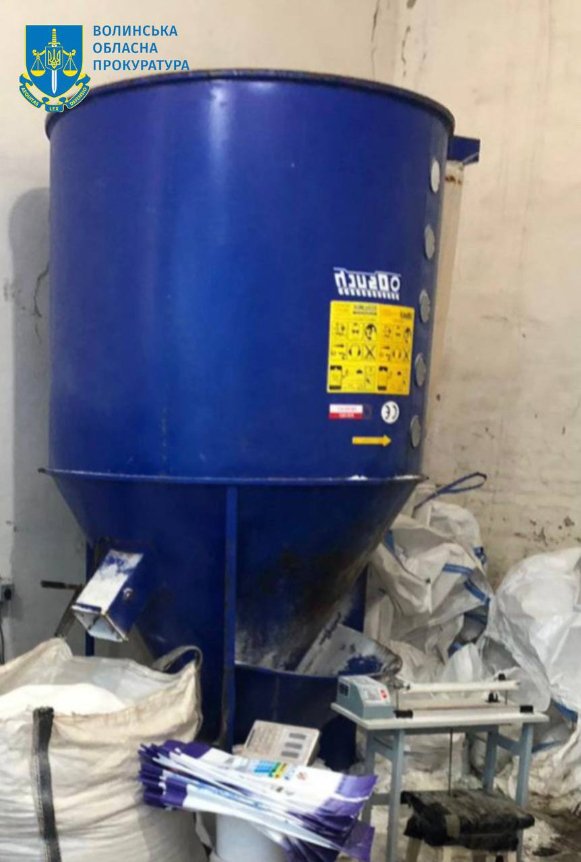 На Волині викрили цех, де виробляли підробні товари побутової хімії. ФОТО