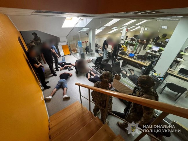 На Волині викрили шахрайський кол-центр. ДЕТАЛІ