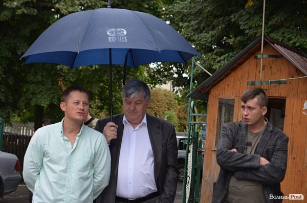 Луцькі депутати передали «айдарівцям» допомогу. ФОТО