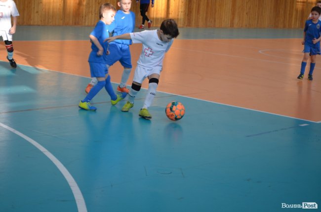 «Ми даруємо емоції»: у Луцьку відбувся перший благодійний «Respect CUP» з футзалу. ФОТО