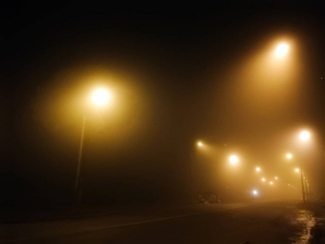 Туманна ніч у Луцьку: неймовірні світлини