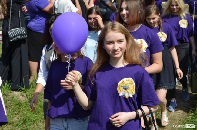 Танець від ректора і завдання від губернатора: як у луцькому «політесі» першачків зустрічали. ФОТО