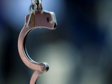 У волинянина серед вулиці відібрали документи та годинник