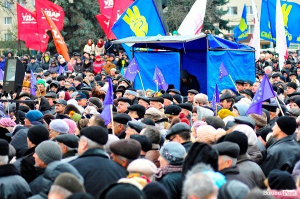 Віче на луцькому Майдані. ФОТО