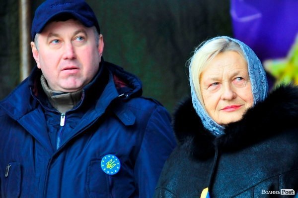 Віче на луцькому Майдані. ФОТО