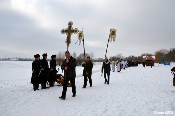 Лід, ополонка та Йорданська вода: Водохреще у Луцьку 