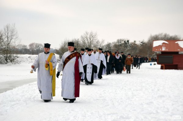 Лід, ополонка та Йорданська вода: Водохреще у Луцьку 
