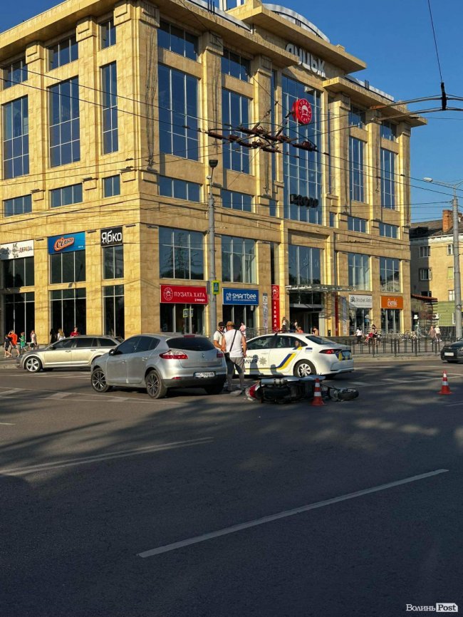 У Луцьку – ДТП за участю мотоцикліста. ФОТО