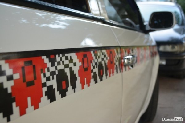 На вулицях Луцька – патріотичне таксі. ФОТО