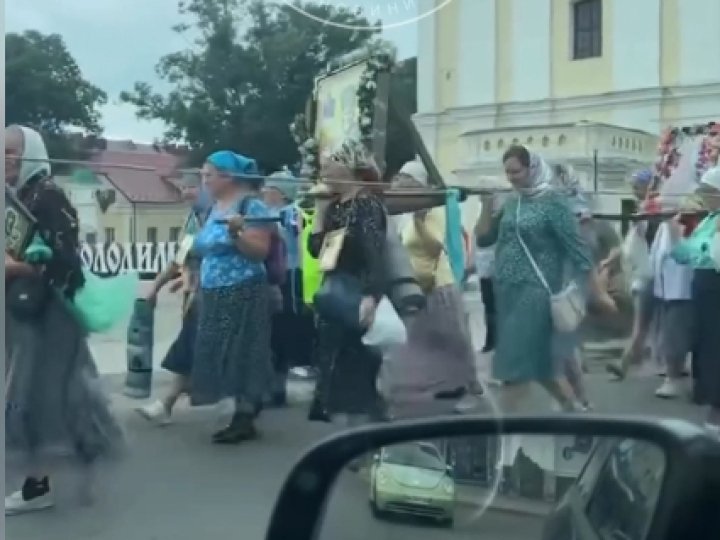 Йшов 11 рік війни: на Волині помітили паломників московського патріархату
