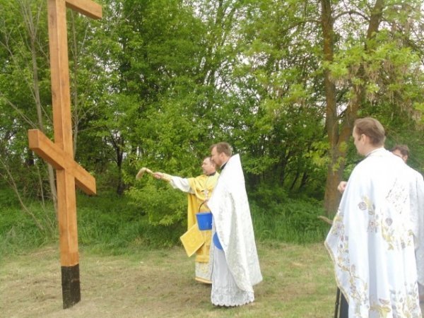Від усякого зла: на межі Волині і Рівненщини встановили хрест
