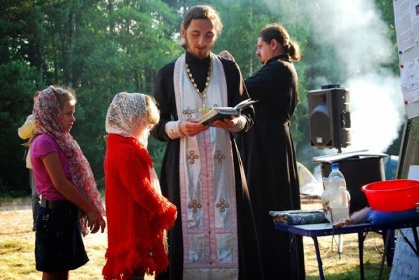 Як православних Волині вчили стрільбі, карате та протистояти сектам. ФОТО