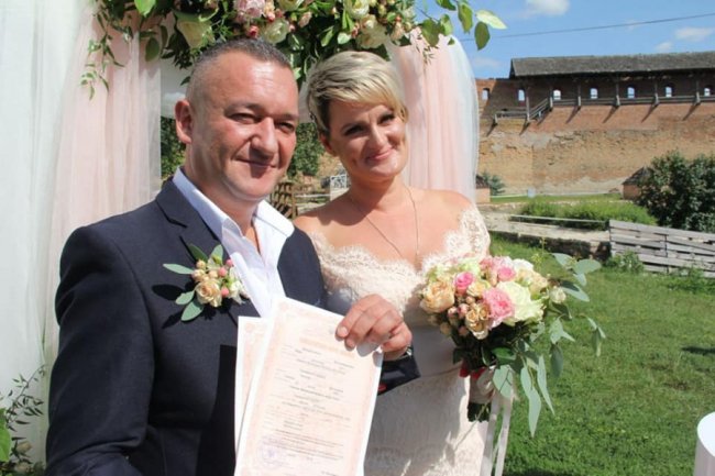 Одружився власник луцького секс-шопу «Казанова». ФОТО