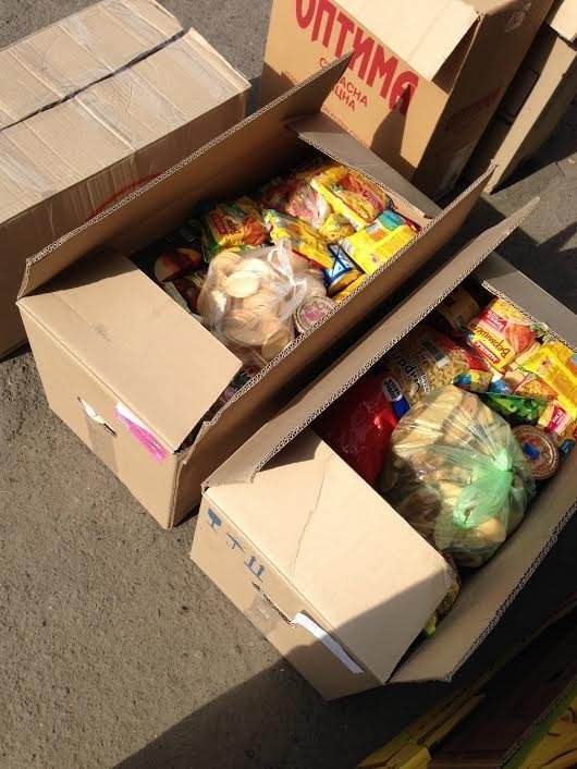 У луцьких супермаркетах зібрали більше півтонни продуктів для АТО.ФОТО