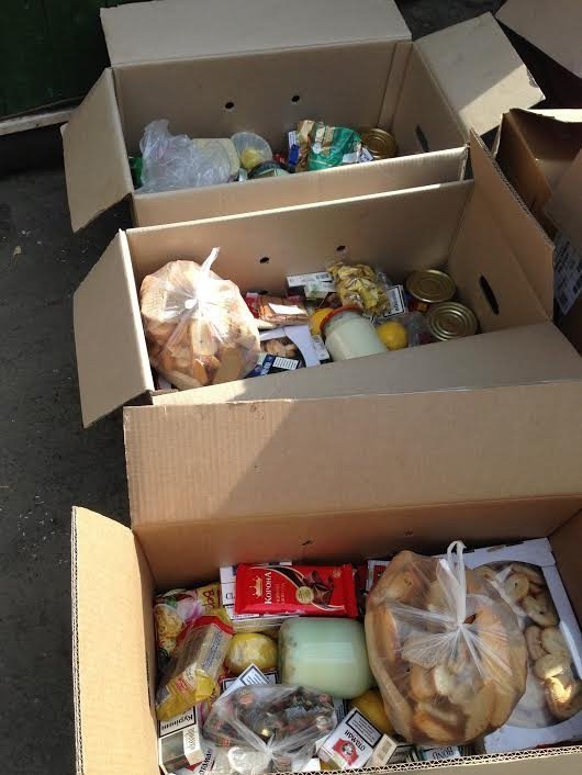 У луцьких супермаркетах зібрали більше півтонни продуктів для АТО.ФОТО