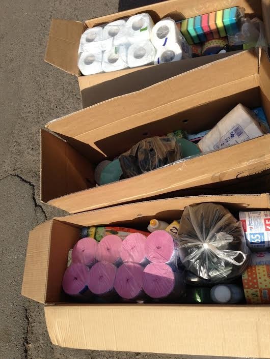 У луцьких супермаркетах зібрали більше півтонни продуктів для АТО.ФОТО