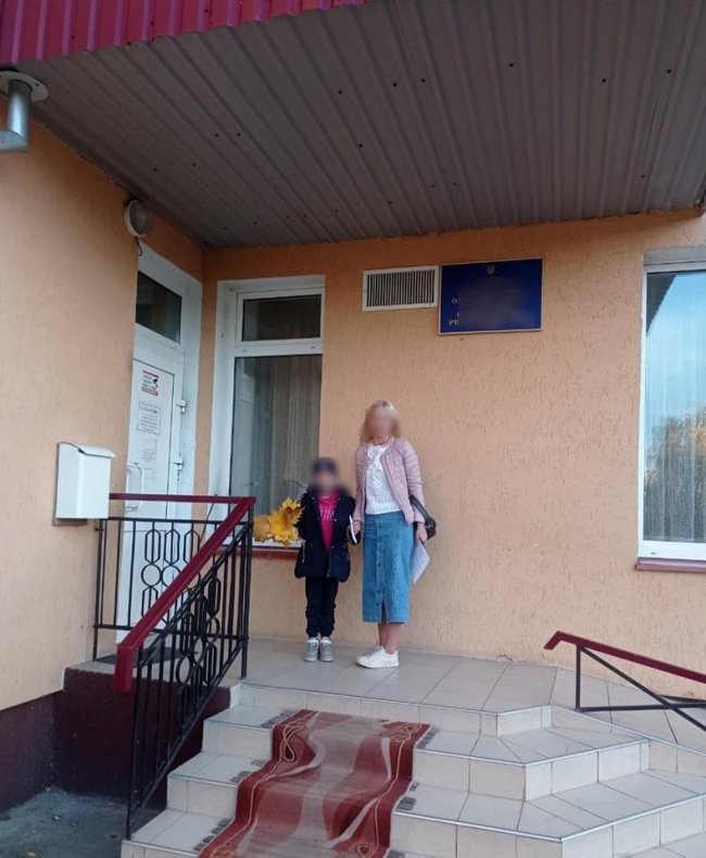 Б’ють по спині та ногах: на Волині школярка поскаржилася поліції на власних батьків