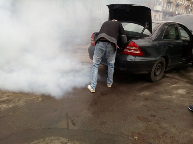 Нововолинськ: на ходу задимівся Mercedes