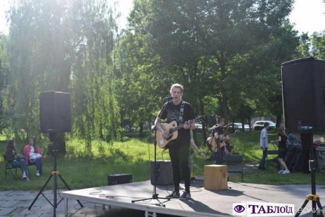У центральному парку Луцька відбувся концерт вуличної музики. ФОТО