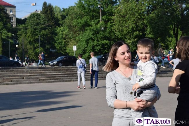 У центральному парку Луцька відбувся концерт вуличної музики. ФОТО