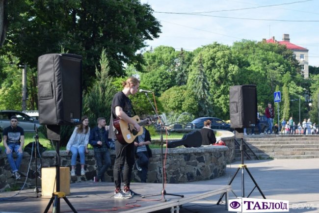 У центральному парку Луцька відбувся концерт вуличної музики. ФОТО