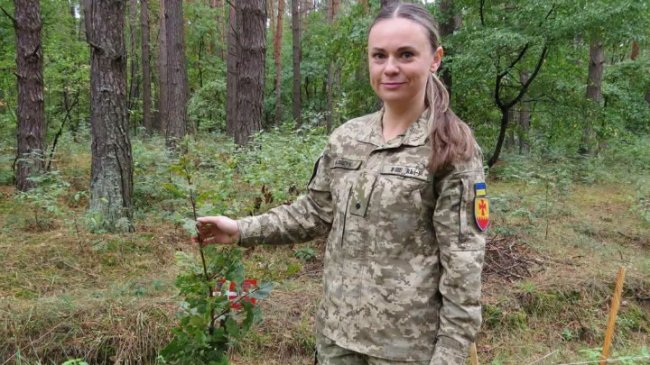 На Волині в нацпарку висадили дуби на Алеї Героїв. ФОТО