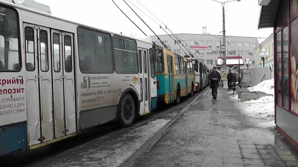 Як у Луцьку стояли тролейбуси. ФОТО. ВІДЕО
