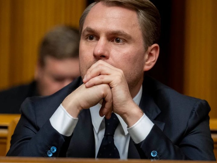 Верховна Рада підтримала звільнення Руслана Кравченка з посади генпрокурора