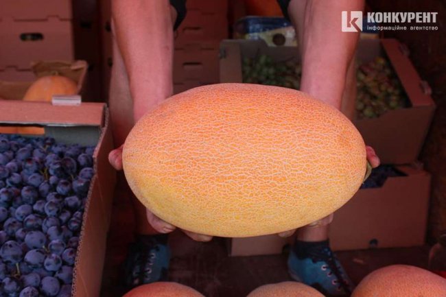 Скільки коштують літні фрукти та кукурудза у Луцьку