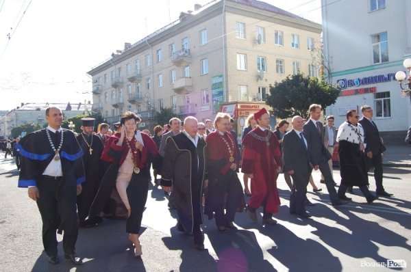 У Луцьку – посвята в студенти «європейського» вишу. ФОТО