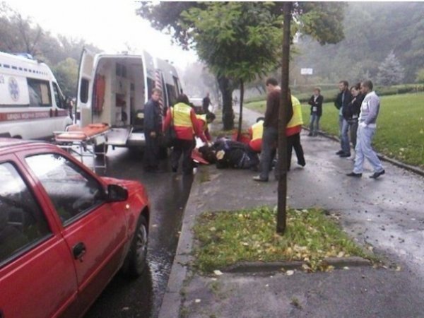 У Києві іномарка збила на переході двох людей. ФОТО