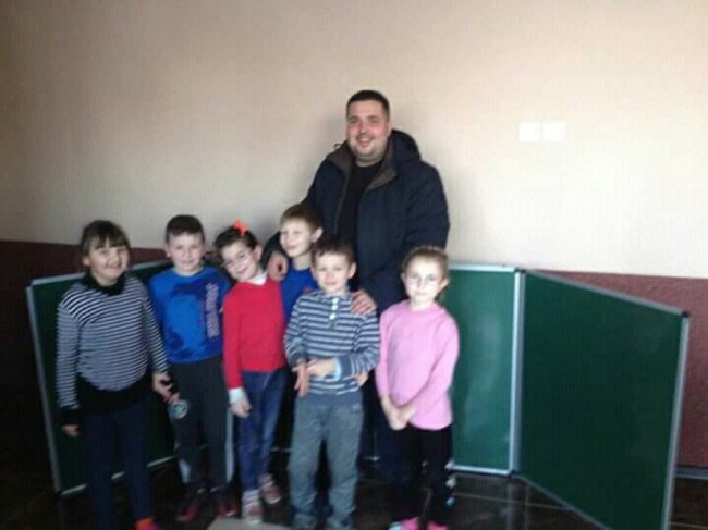 Волонтери привезли подарунки до реабілітаційного центру на Волині